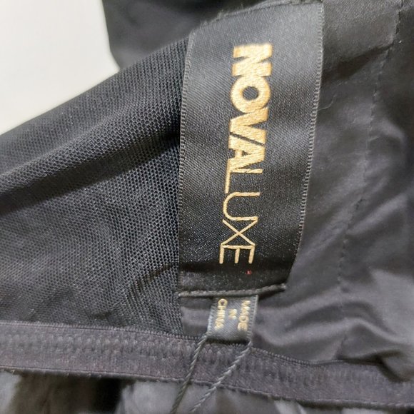 💥STUNNINGLY BEAUTIFUL💥 Ruffle Trim Corset Top in Black - Picture 13 of 15